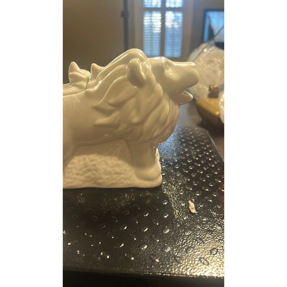 145. Lion Ceramic Teapot - Picture 2 of 5